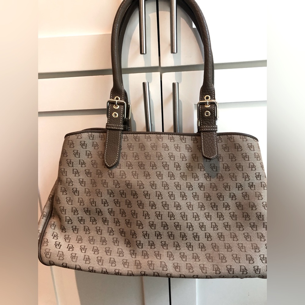 Dooney & Bourke